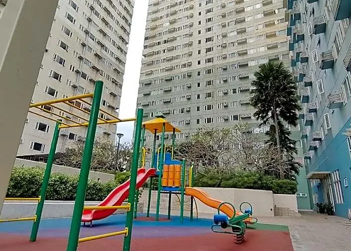 2br Condotel Ridgewood Near Naia T3, Bgc & Venice Hotel