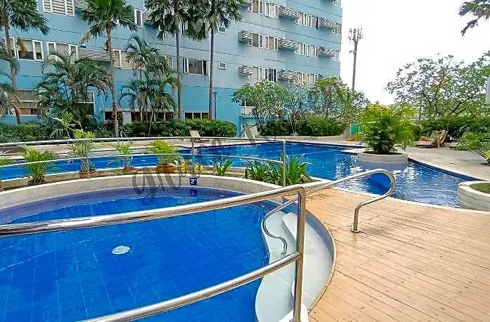 2br Condotel Ridgewood Near Naia T3, Bgc & Venice Hotel