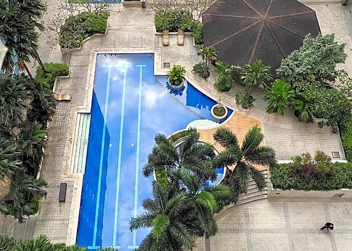 2br Condotel Ridgewood Near Naia T3, Bgc & Venice Manila