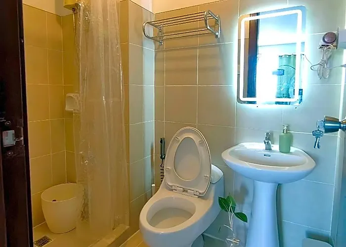 2br Condotel Ridgewood Near Naia T3, Bgc & Venice 5*
