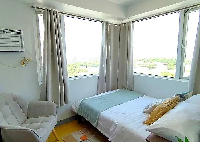2br Condotel Ridgewood Near Naia T3, Bgc & Venice 5*
