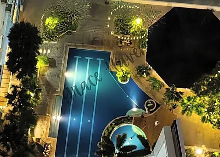 2br Condotel Ridgewood Near Naia T3, Bgc & Venice 5*
